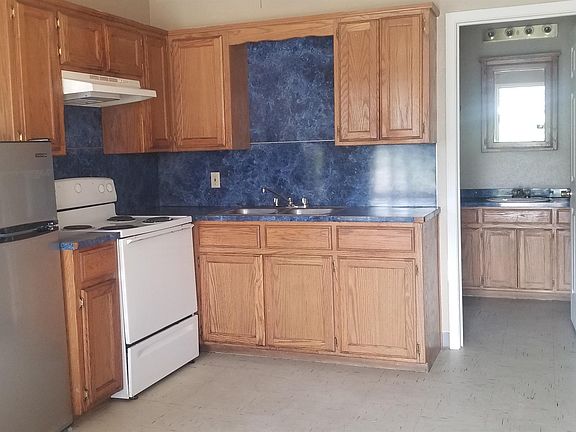 3rd image of 301 N Rogers St #27