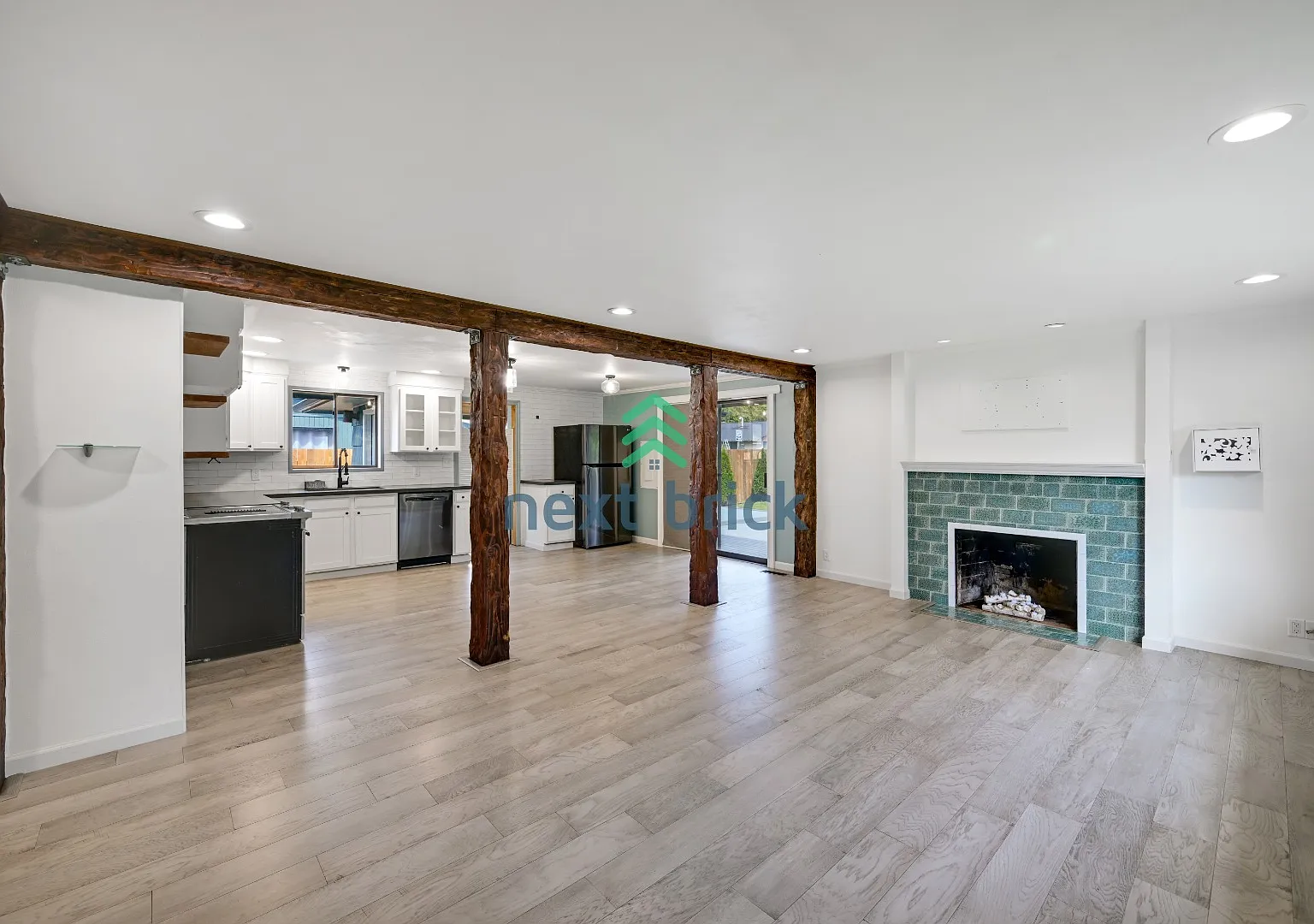 Charming 3-Bed, 2-Bath Remodeled Home in Prime Edmonds Location! — Photo 4