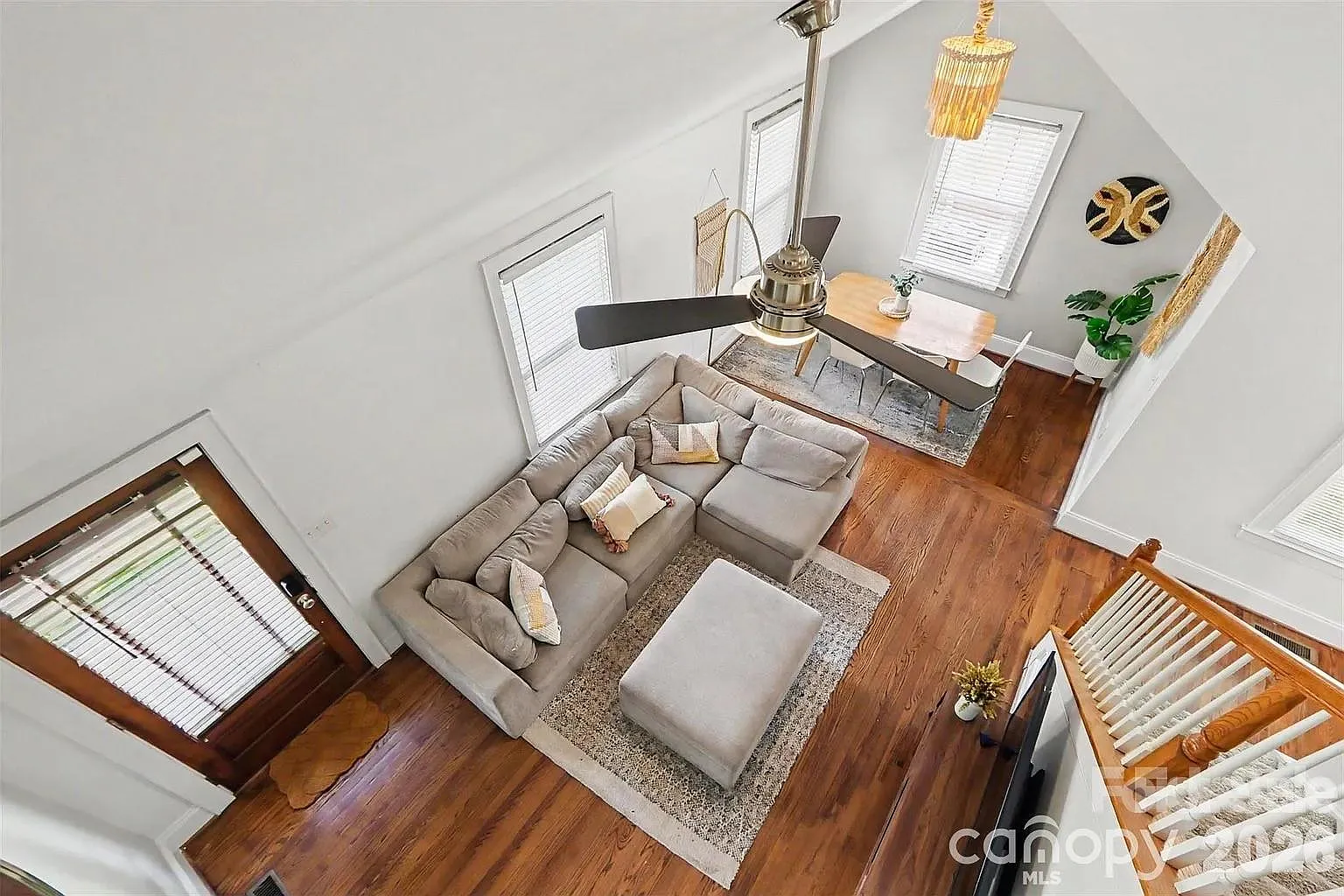 3 bed, 1.0 bath, 1103 sqft, $2,800 — Photo 3