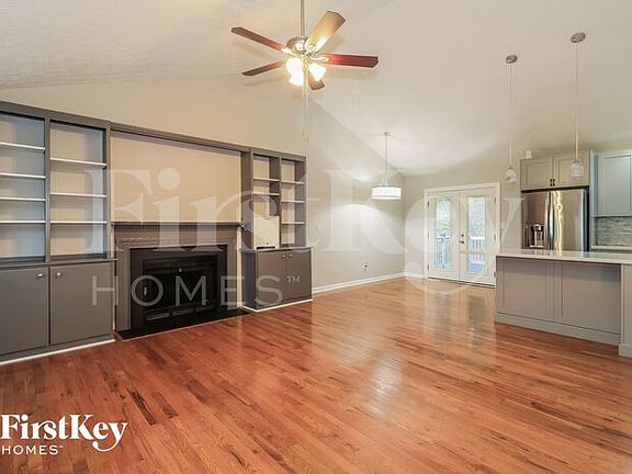 4th image of 611 Bluff Dr