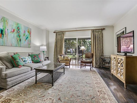 5th image of 1750 Saint Charles Ave APT 208