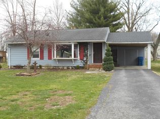 622 Shadwell Ave, Flora, IL 62839