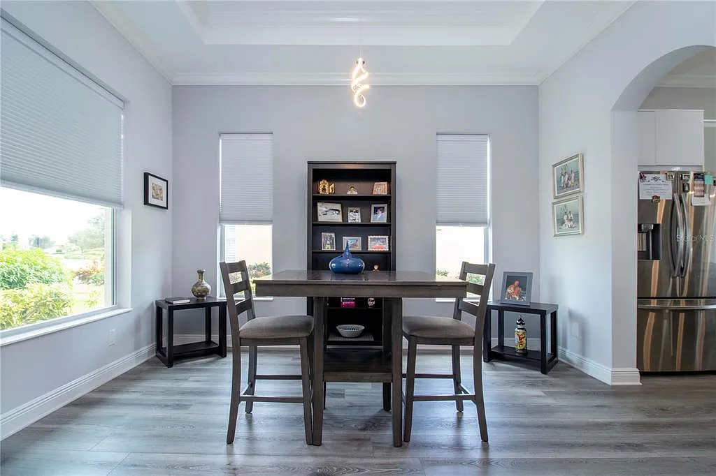 3 bed, 2.5 bath, 2055 sqft, $4,000 — Photo 4