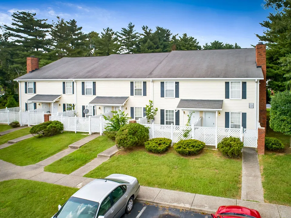 Tusculum Square Apartments and Townhomes