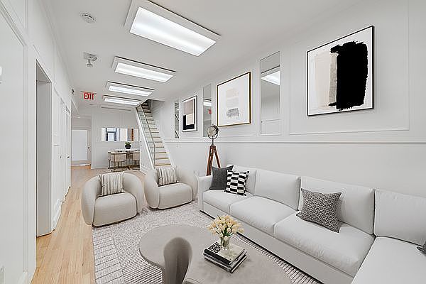 1st image of 214 E 49th St APT 2