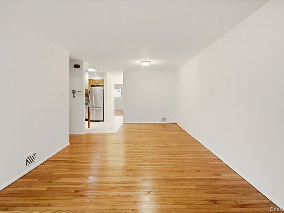 3rd image of 707 Hollywood Avenue