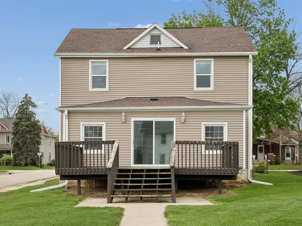 504 2nd Ave NW, Cascade, IA 52033