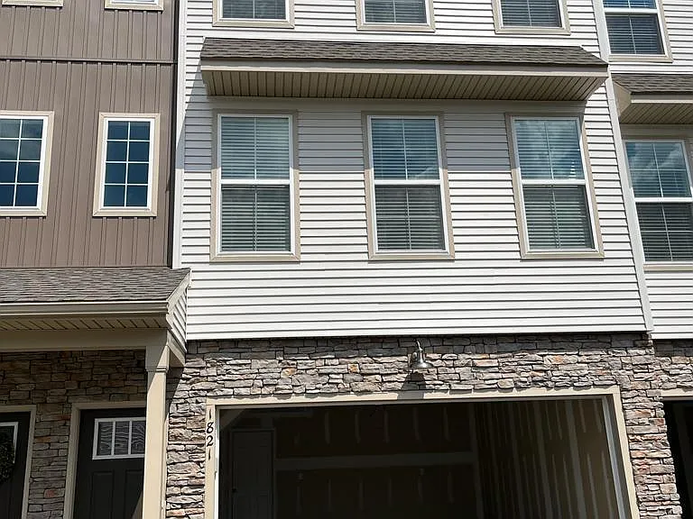 1821 Shady Ln — Photo 1