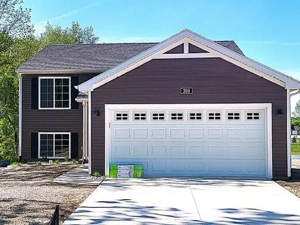 200 Wildflower Dr, Hillsdale, MI 49242
