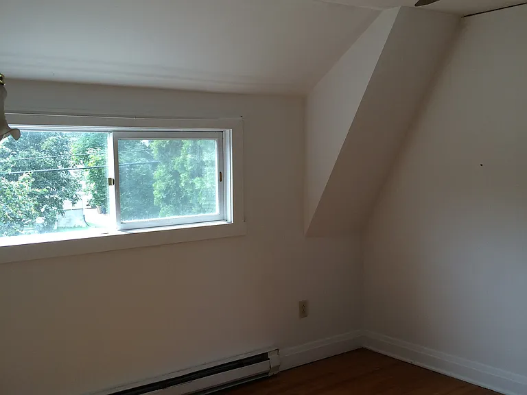 Bedroom facing Oakland Ave.