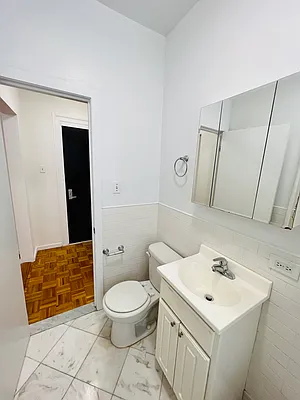 Rented by Mann Maurice A | media 4