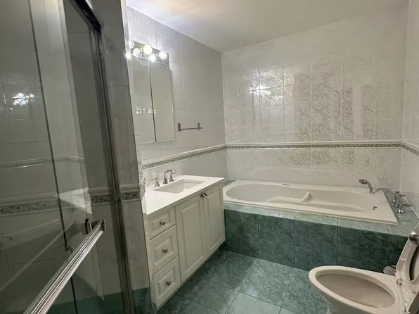 14 Ragazzi Ln, Staten Island, NY 10305