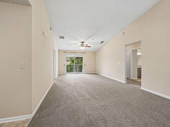 3rd image of 7055 Deer Lodge Cir Unit 106