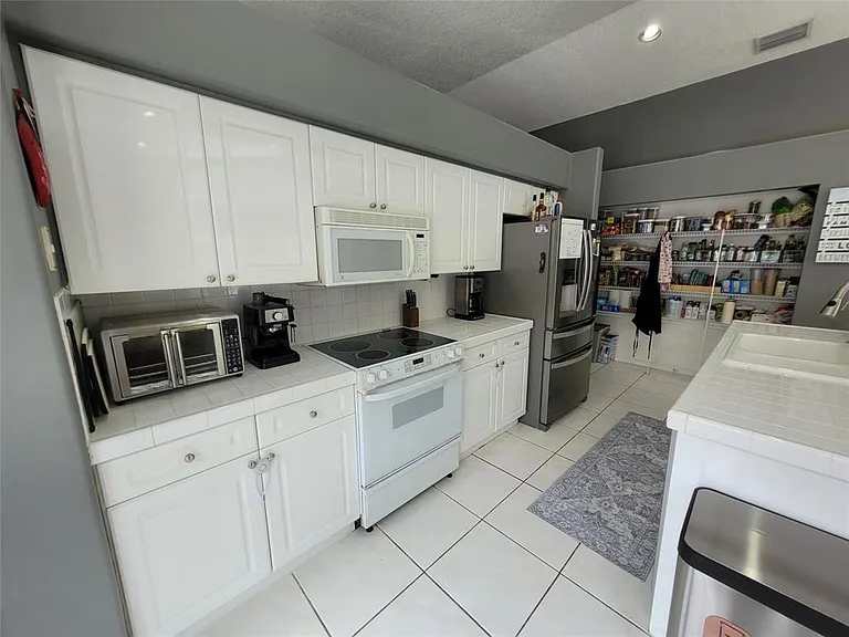 6416 Barton Creek Cir — Photo 3