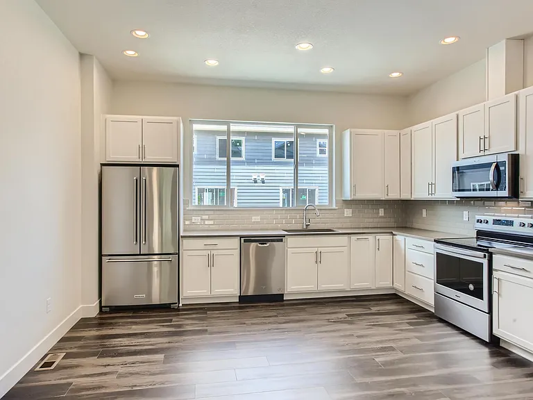 7853 W 42nd Ave — Photo 2
