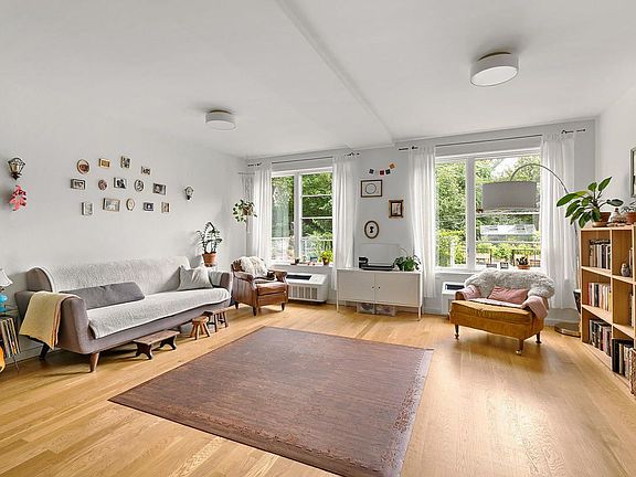 3rd image of 195 Hawthorne St #1N