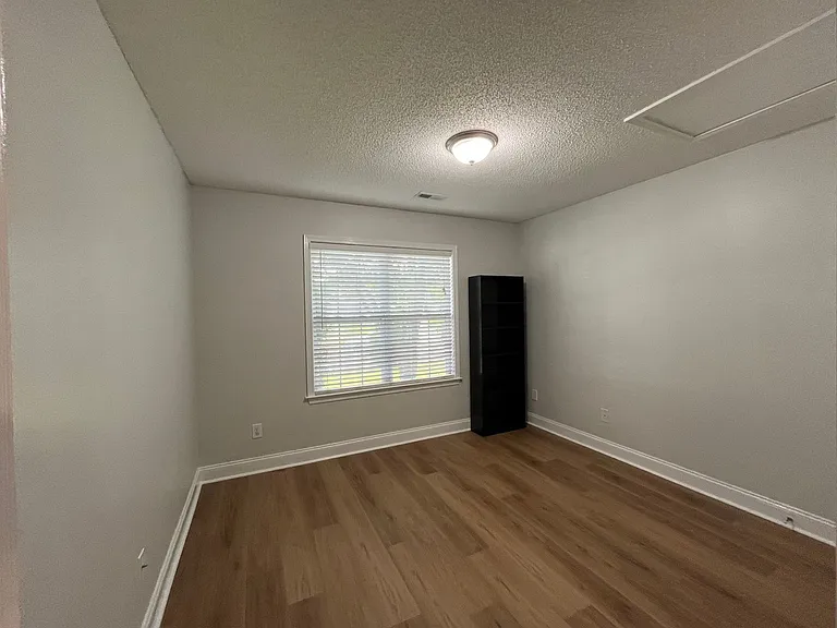 642 Hillside Dr — Photo 22