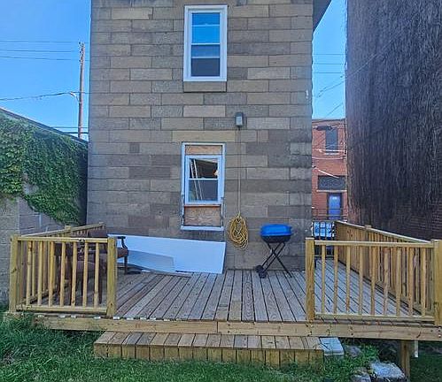 3rd image of 42 S Pear St