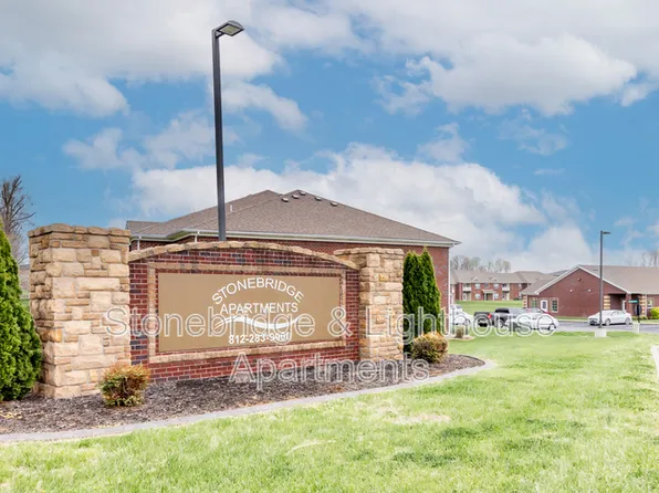 1101 Stonebench Cir, Jeffersonville, IN 47130