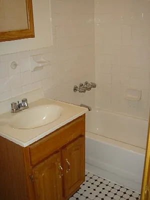 Rented by Kings Court Real Estate | media 25