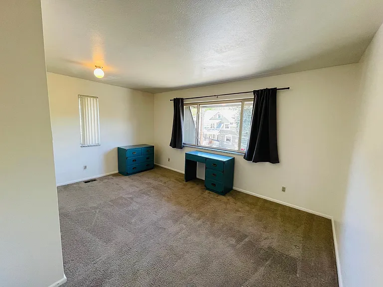 Varsity Townhouses - Student Housing — Photo 23