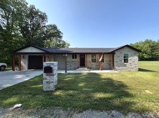 509 W Maple St, Buckner, IL 62819