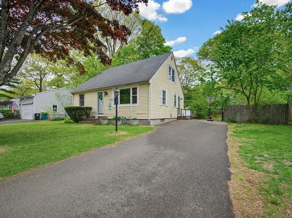 65 Burden Ave, North Attleboro, MA 02763
