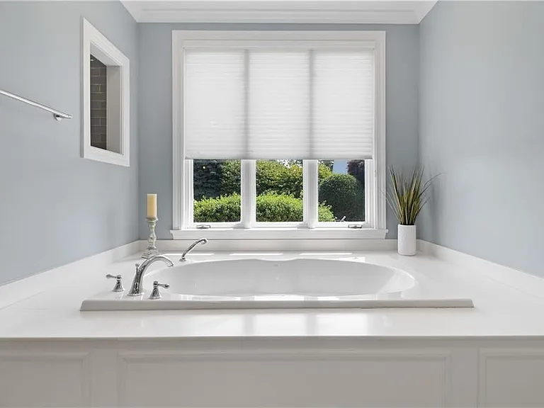1 Harbor View Dr — Photo 38