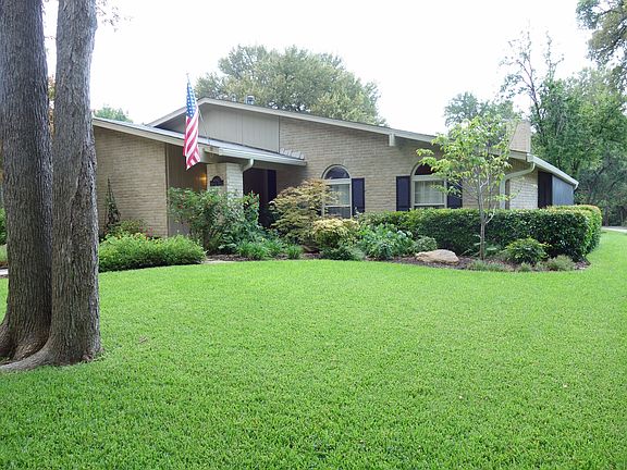 3rd image of 10802 Hayfield Dr
