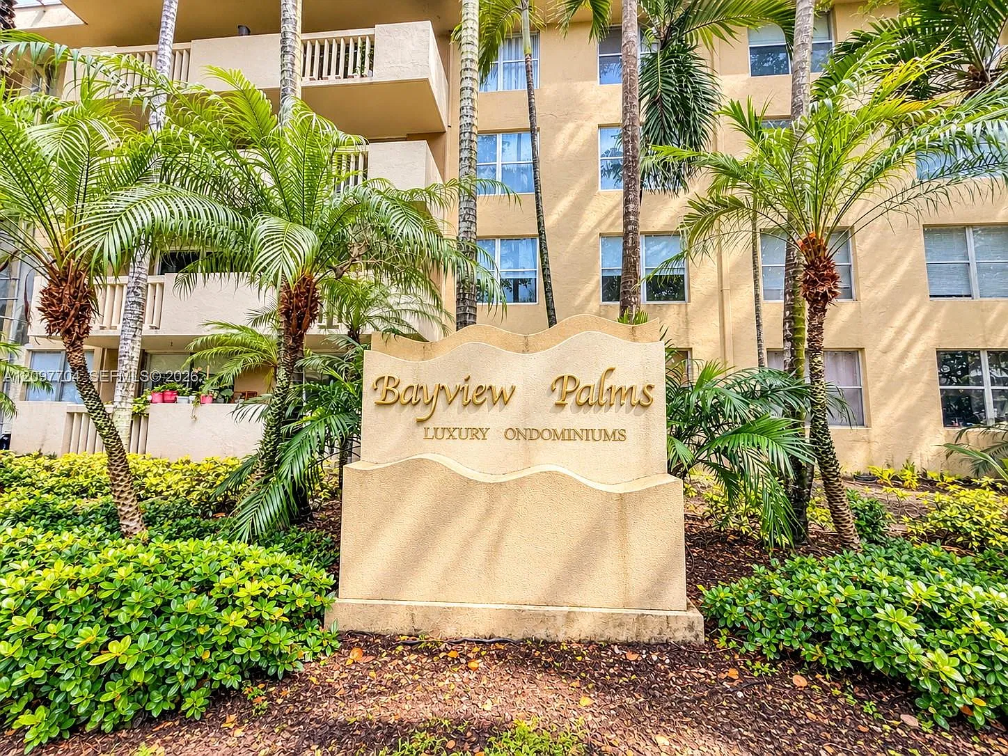Bayview Palms Condo — Photo 2