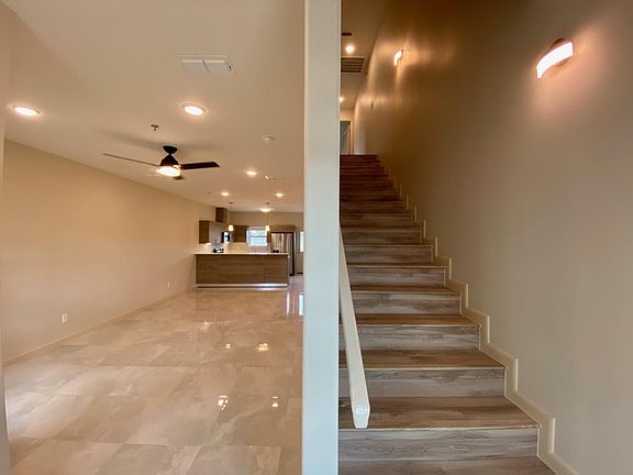 2nd image of 520 Newport Ave APT 4