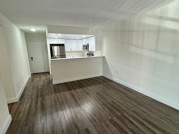 2nd image of 19221 NE 10th Ave #515
