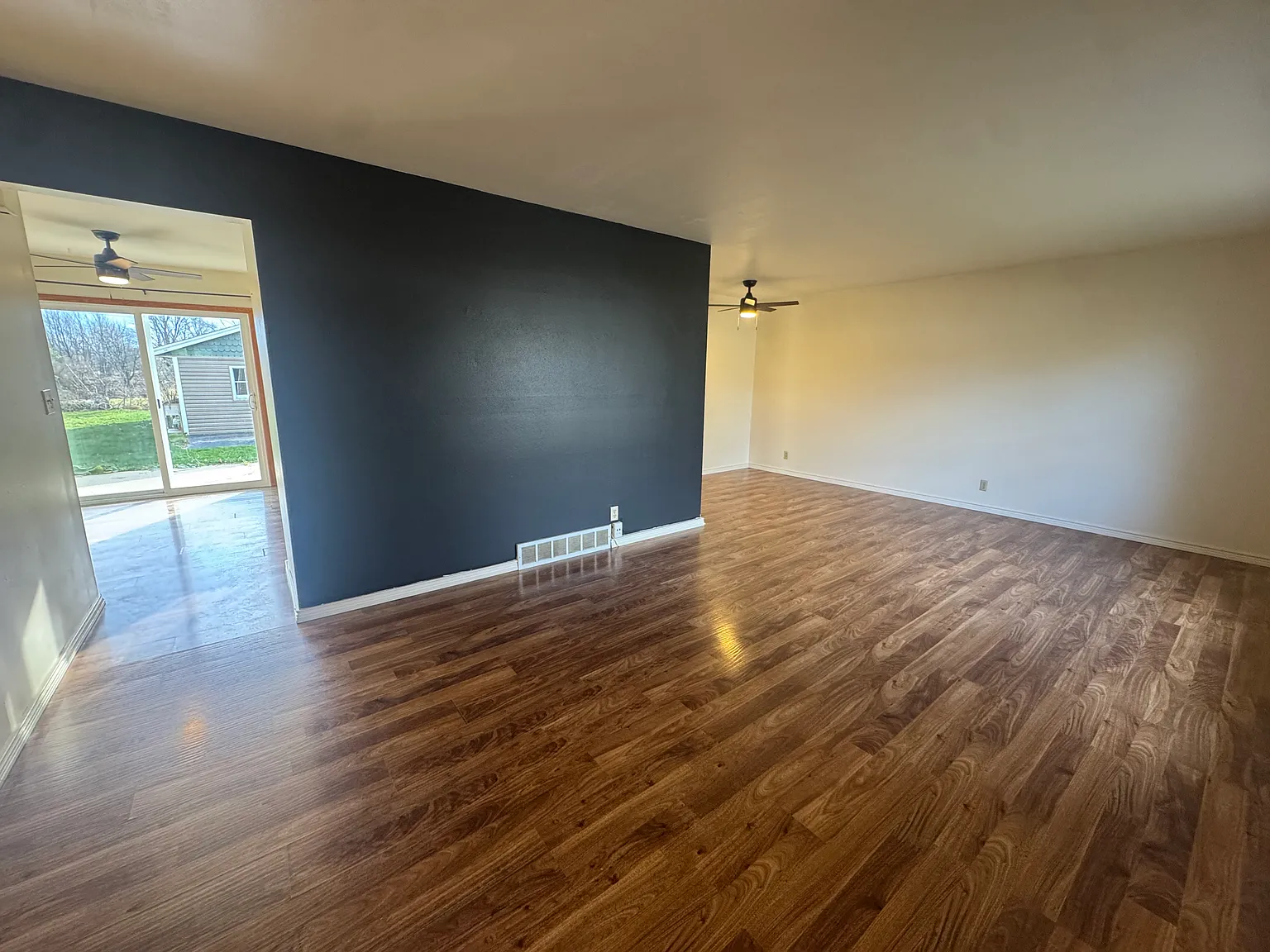 3 bed, 1.5 bath, 1600 sqft, $2,100 — Photo 4