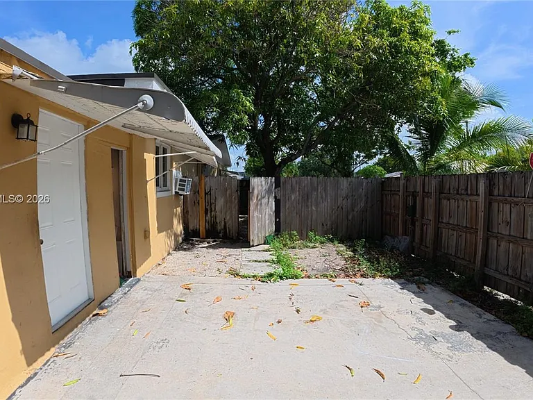 5400 SW 36th St #1 — Photo 2