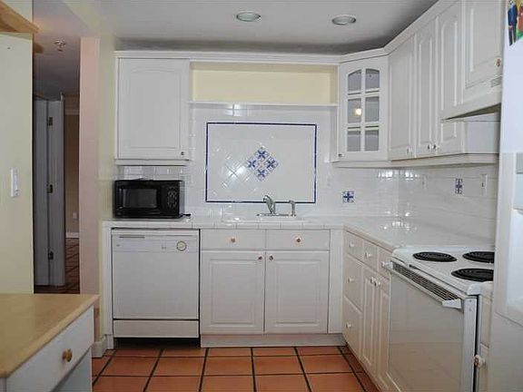 2nd image of 323 Navarre Ave APT 202