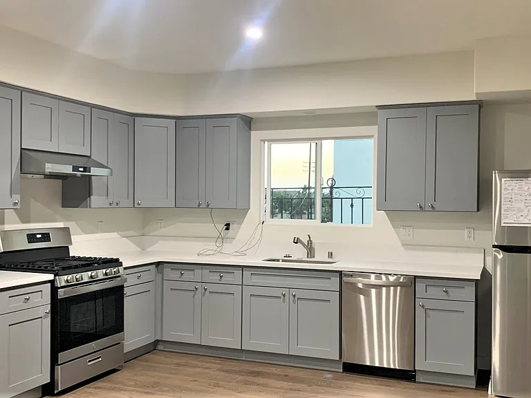 Disclaimer: The interior pictures displayed here are from another similar unit in the community for illustration only; and shall not be relied upon as an accurate representation of the actual unit itself. Please visit the unit to confirm all details.