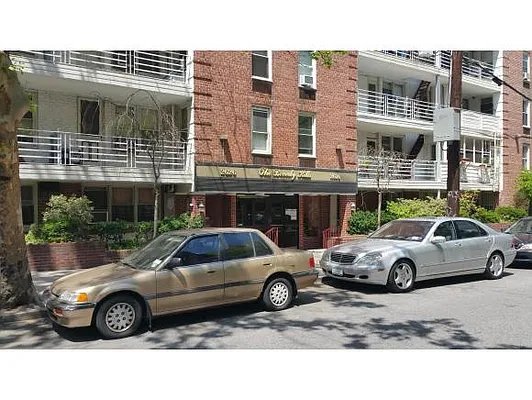 Sold by Maximillion Realty, Inc. | media 12