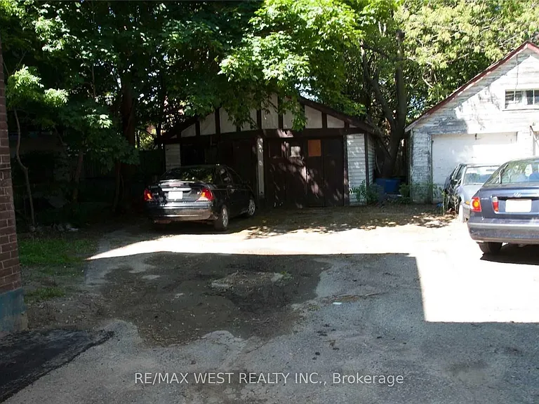 152 Dowling Ave #4 — Photo 8