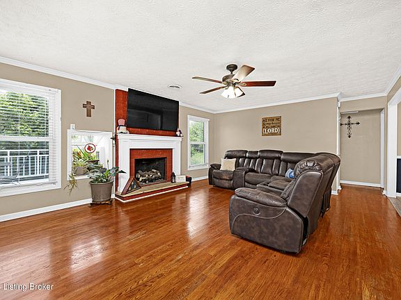 5th image of 825 Thomas Ln