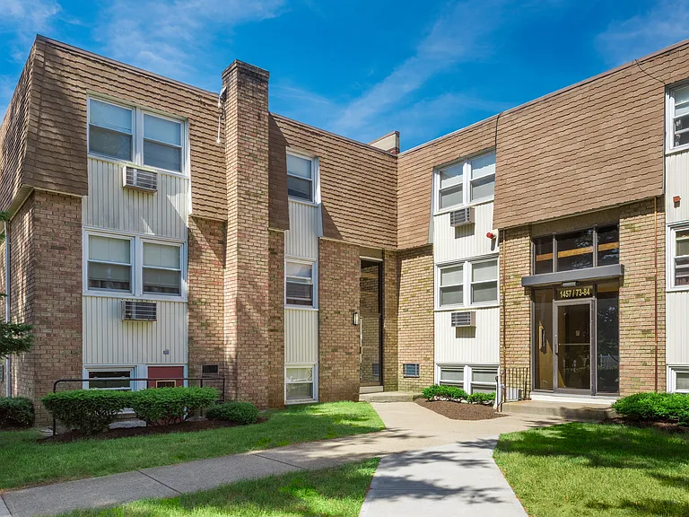 1445 Warwick Ave #43 — Photo 9