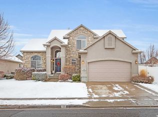 145 S Cara Vella Ln, Centerville, UT 84014