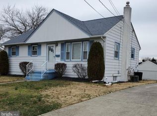 327 S Pine Ave, Maple Shade, NJ 08052