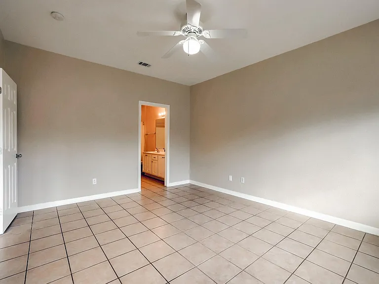 21501 Boggy Ford Rd #B — Photo 16