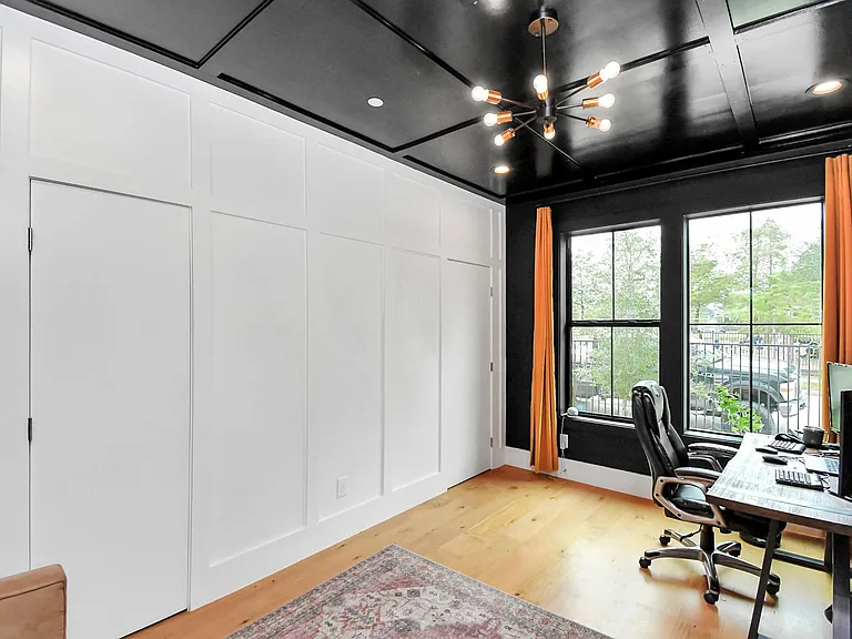 2303 Yupon St — Photo 10