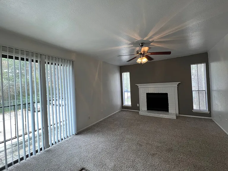 Cypresswood Crossing Apartments — Photo 41