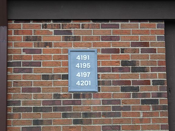 2nd image of 4197 Chaucer Ln