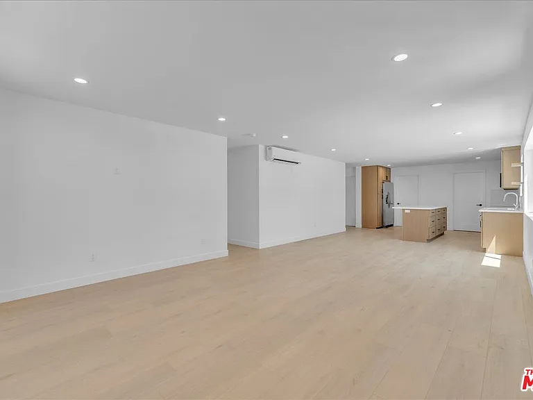 6913 Encino Ave #LOWER — Photo 13