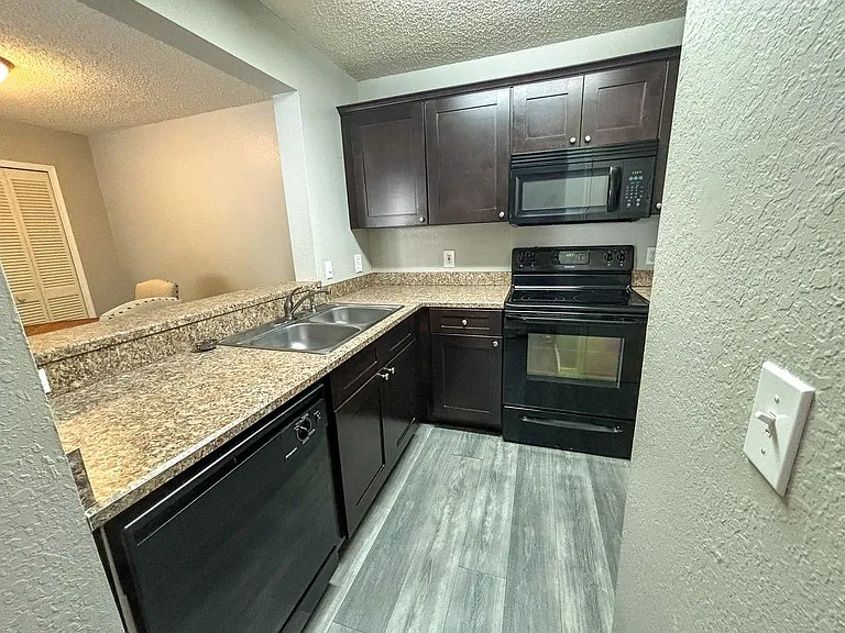 3705 SW 27th St #317 — Photo 10