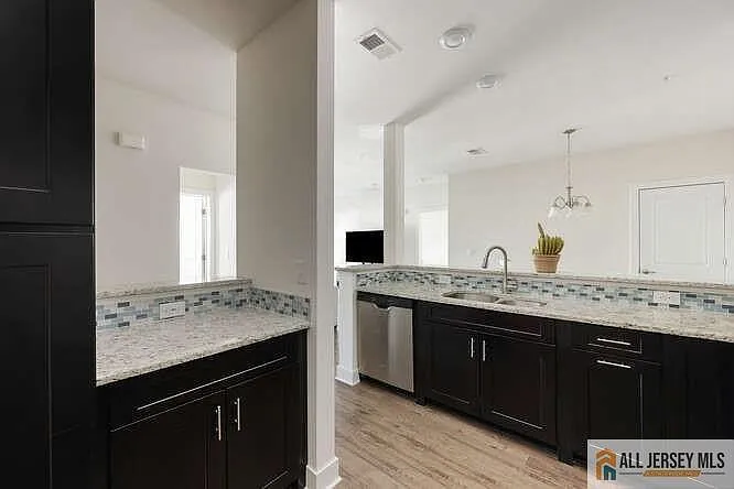 421 Tavern Rd — Photo 5