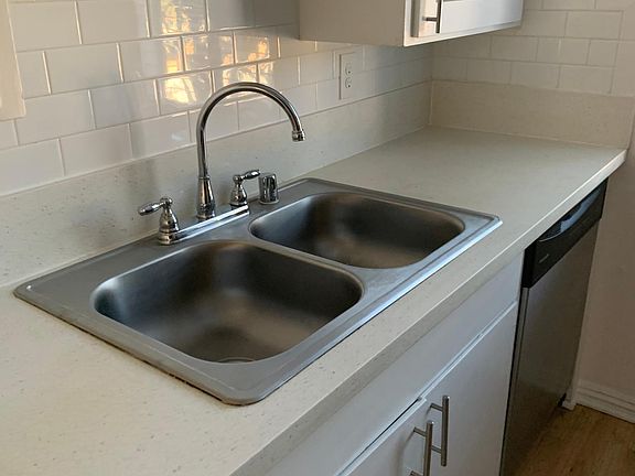 5th image of 2206 Allesandro St #106